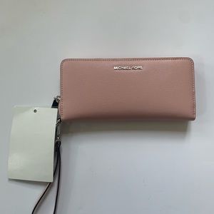 New Michael Kors Pale Pink Wallet